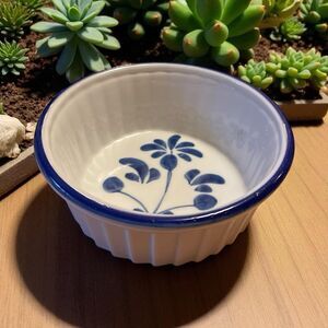 Viana Do Castelo Hand Painted Souffle Dish Portugal Pottery White Blue 6.25”x2.5
